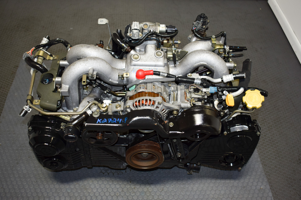 Opozitinis benzininis variklis