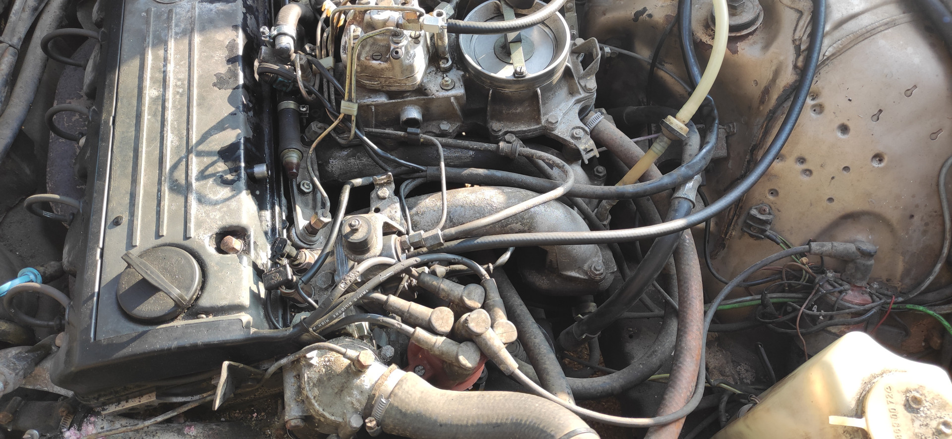 W123 M102 variklis be filtradėžės