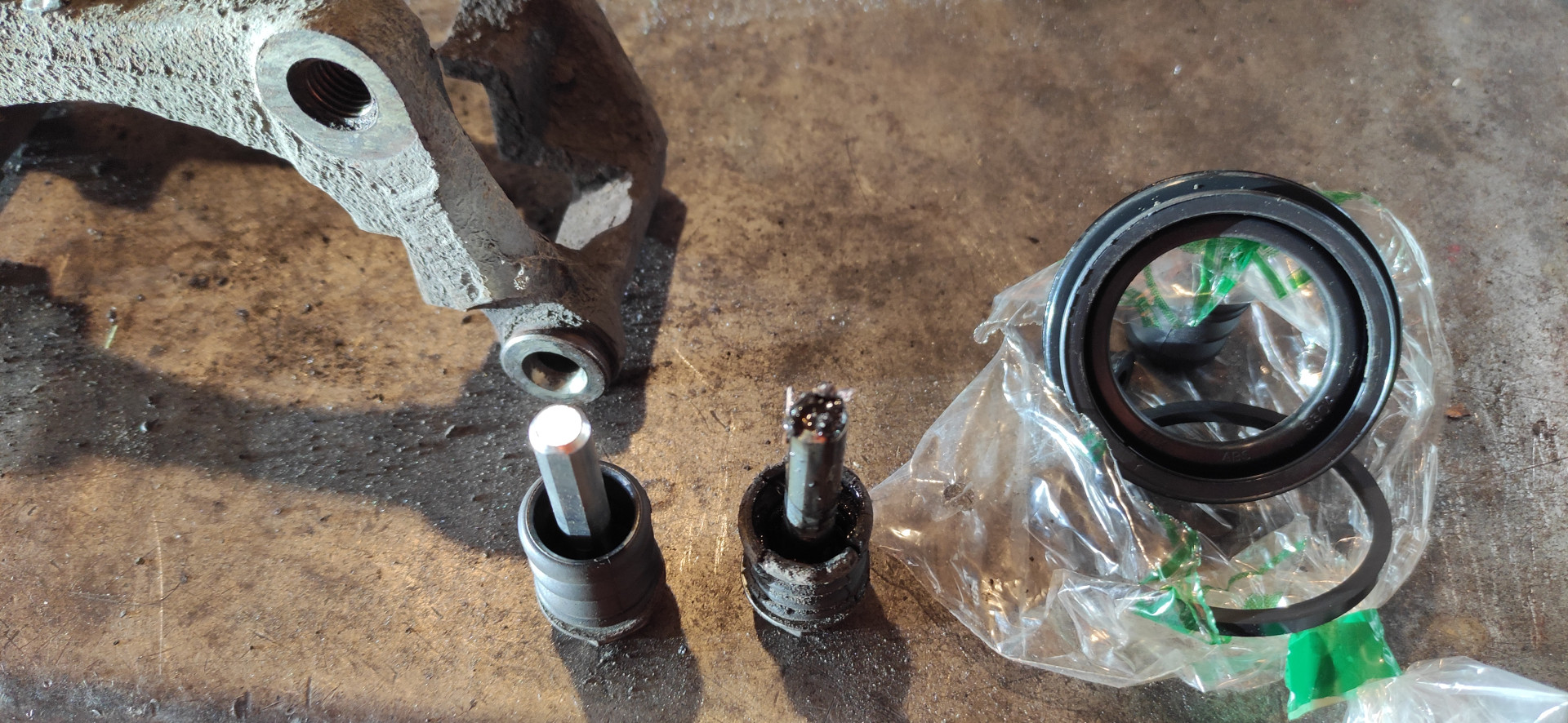 BMW E30 priekinių stabdžių rem komplektas