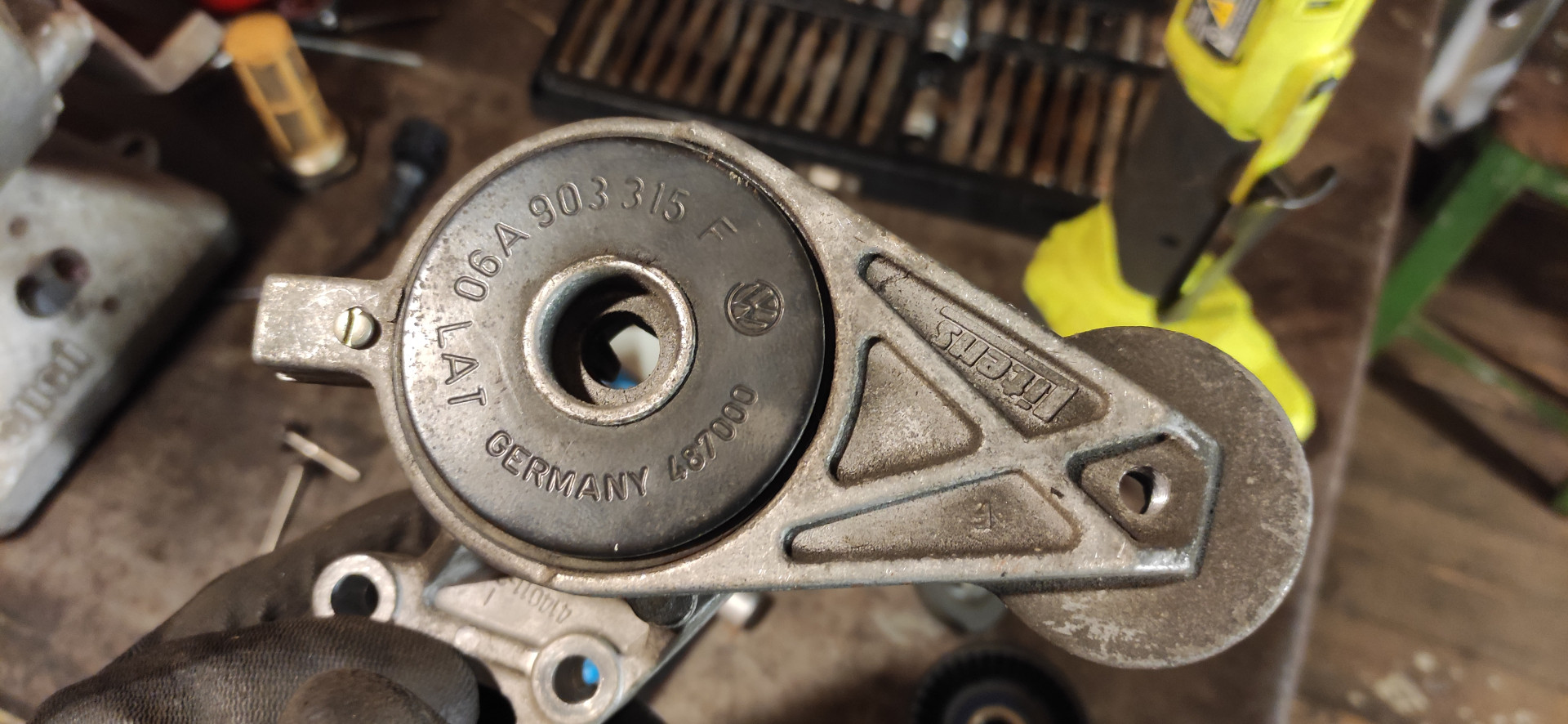 Seat Altea 1.6 BGU pagalbinio diržo itempėjas